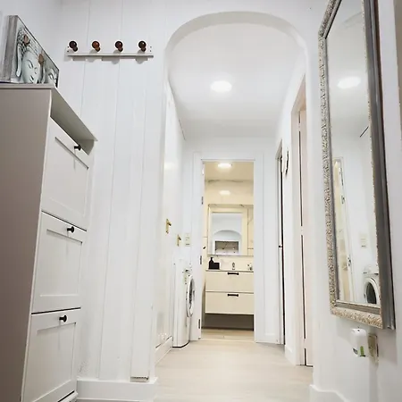 Mrv Centro Piscina Y Parking Torremolinos